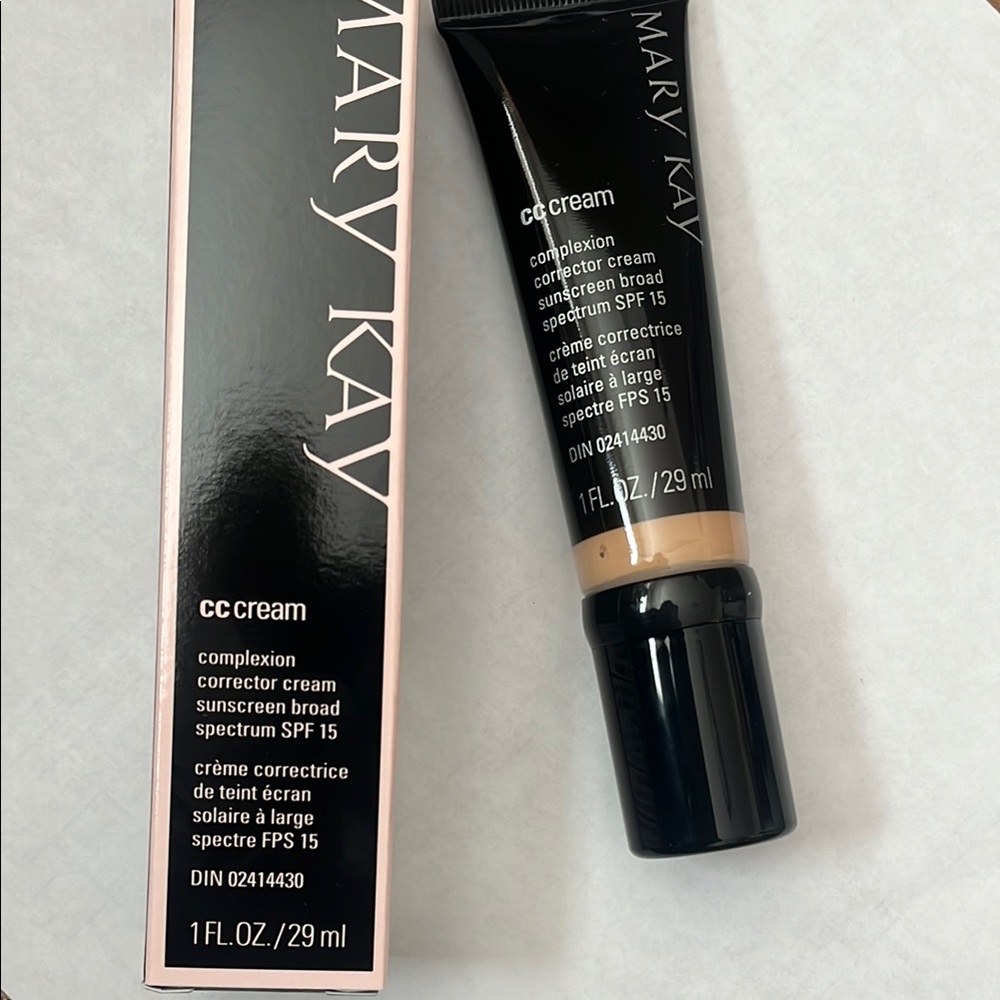 Mary Kay CC Cream Medium to Deep Exp 06/2027 corrector cream suns c broad SPF 15